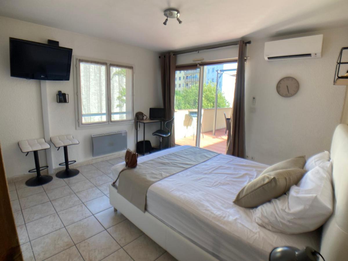 Studio Climatise Et Grande Terrasse Tarbes Centre Экстерьер фото